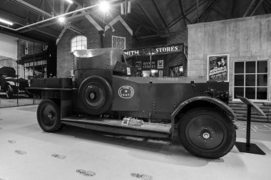 Bovington. Dorset. Birleşik Krallık. 25 Şubat 2024. 1920 'den kalma Rolls Royce zırhlı araç Dorset' teki Tank Müzesi 'nde sergileniyor.