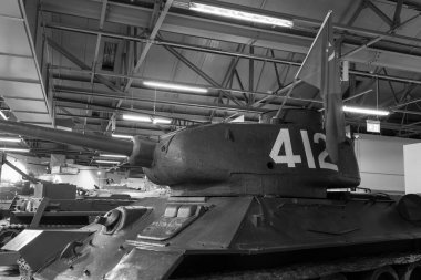 Bovington. Dorset. Birleşik Krallık. 25 Şubat 2024 Kore Savaşı 'ndan kalma bir T-34 / 85 tankı Dorset' teki Tank Müzesi 'nde sergileniyor.