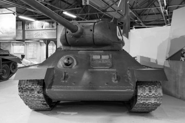 Bovington. Dorset. Birleşik Krallık. 25 Şubat 2024 Kore Savaşı 'ndan kalma bir T-34 / 85 tankı Dorset' teki Tank Müzesi 'nde sergileniyor.