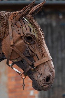 Glastonbury. Somerset. Birleşik Krallık. 24 Mart 2024 Harriet Mead 'in Punch adlı at heykelinin bir heykeli Somerset Kırsal Yaşam Müzesi' nde sergileniyor.