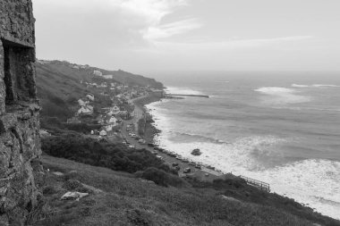 Cornish sahilindeki Sennen Koyu 'nun manzara fotoğrafı.
