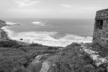Cornish sahilindeki Sennen Koyu 'nun manzara fotoğrafı.
