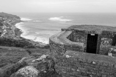 Cornish sahilindeki Sennen Koyu 'nun manzara fotoğrafı.