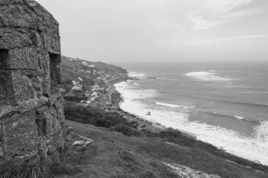 Cornish sahilindeki Sennen Koyu 'nun manzara fotoğrafı.