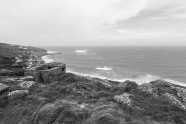 Cornish sahilindeki Sennen Koyu 'nun manzara fotoğrafı.