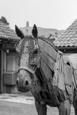 Glastonbury. Somerset. Birleşik Krallık. 24 Mart 2024 Harriet Mead 'in Punch adlı at heykelinin bir heykeli Somerset Kırsal Yaşam Müzesi' nde sergileniyor.