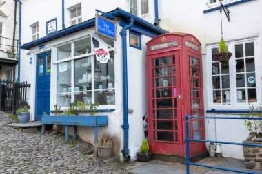 Clovelly. Devon. Birleşik Krallık. 19 Ocak 2024. Clovelly 'deki eski postanenin fotoğrafı. 