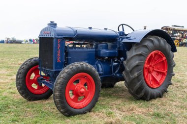 Low Ham.Somerset. Birleşik Krallık. 20 Temmuz 2024.A restore edilmiş standart Fordson, Somerset Steam and Country Show 'da sergileniyor.