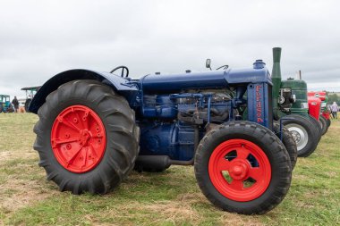 Low Ham.Somerset. Birleşik Krallık. 20 Temmuz 2024.A restore edilmiş standart Fordson, Somerset Steam and Country Show 'da sergileniyor.