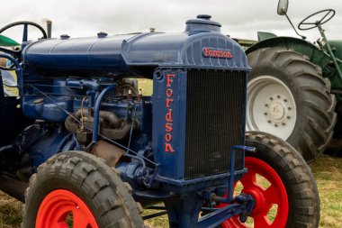 Low Ham.Somerset. Birleşik Krallık. 20 Temmuz 2024.A restore edilmiş standart Fordson, Somerset Steam and Country Show 'da sergileniyor.