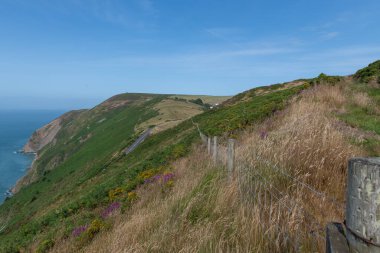 Exmoor Ulusal Parkı 'ndaki Countisbury Hill Beacon Tor' dan görüntü