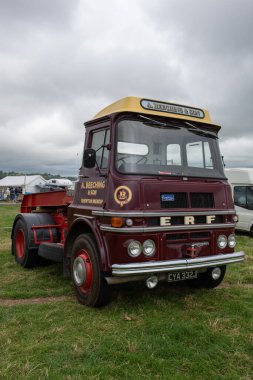 Low Ham.Somerset. Birleşik Krallık. 20 Temmuz 2024. Bir ERF B, Gardner 180 'i 1969' dan itibaren Somerset Steam and Country Show 'da sergileniyor.