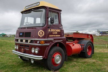 Low Ham.Somerset. Birleşik Krallık. 20 Temmuz 2024. Bir ERF B, Gardner 180 'i 1969' dan itibaren Somerset Steam and Country Show 'da sergileniyor.