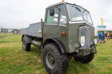 Low Ham.Somerset. Birleşik Krallık. 20 Temmuz 2024. 1942 'den bir AEC Matador, Somerset Steam and Country Show' da sergileniyor.