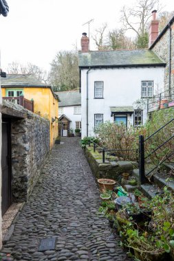 Clovelly. Devon. Birleşik Krallık. 19 Ocak 2024. Clovelly Köyü 'ndeki kaldırımlı caddenin fotoğrafı.
