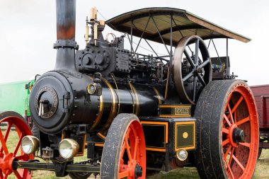 Low Ham.Somerset. Birleşik Krallık. 20 Temmuz 2024. 1910 model Herkül adındaki Mclaren çekici motoru Somerset Steam and Country Show 'da sergileniyor.
