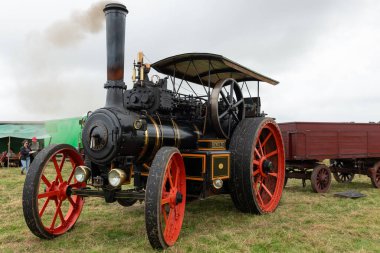 Low Ham.Somerset. Birleşik Krallık. 20 Temmuz 2024. 1910 model Herkül adındaki Mclaren çekici motoru Somerset Steam and Country Show 'da sergileniyor.