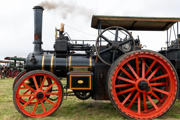 Low Ham.Somerset. Birleşik Krallık. 20 Temmuz 2024. 1910 model Herkül adındaki Mclaren çekici motoru Somerset Steam and Country Show 'da sergileniyor.