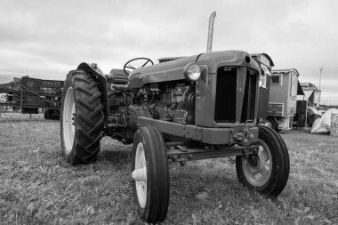 Low Ham.Somerset. Birleşik Krallık. 20 Temmuz 2024 Fordson Major, Somerset Steam and Country Show 'da sergileniyor.