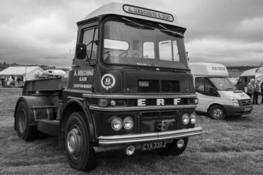 Low Ham.Somerset. Birleşik Krallık. 20 Temmuz 2024. Bir ERF B, Gardner 180 'i 1969' dan itibaren Somerset Steam and Country Show 'da sergileniyor.