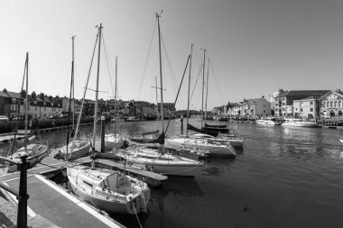 Weymouth. Dorset. Birleşik Krallık. 21 Eylül 2024. Dorset 'teki Jurassic sahilinde Weymouth limanının fotoğrafı.