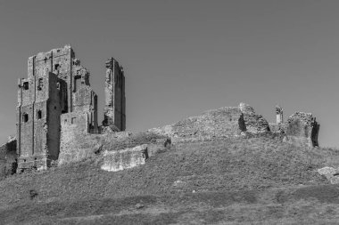 Corfe Castle Dorset'deki / daki kalıntıları