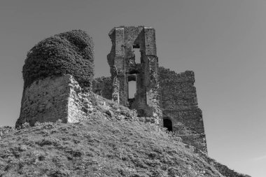 Corfe Castle Dorset'deki / daki kalıntıları