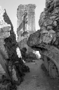 Corfe Castle Dorset'deki / daki kalıntıları