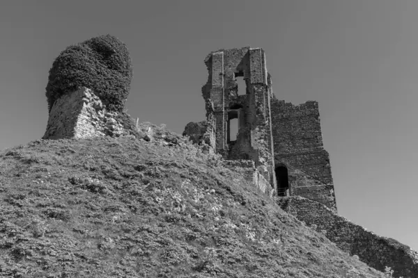 Corfe Castle Dorset'deki / daki kalıntıları