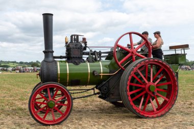 Haselbury Plucknet. Somerset. Birleşik Krallık. 17 Ağustos 2024.A 1907 Wallis ve Steevens çekici motoru.