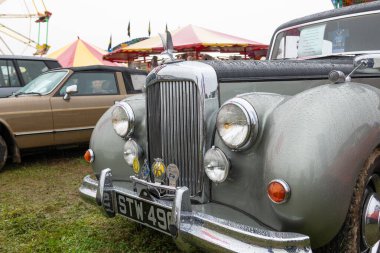 Dorchester.Dorset.United Kingdom.Ekimin 7 'si 2024.A 1951' den Alvis TA 21 'i Dorset County Show' da sergileniyor.