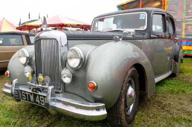 Dorchester.Dorset.United Kingdom.Ekimin 7 'si 2024.A 1951' den Alvis TA 21 'i Dorset County Show' da sergileniyor.