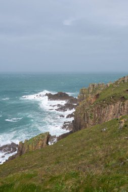 Cornwall 'daki Lands End' deki kayalıkların manzara fotoğrafı
