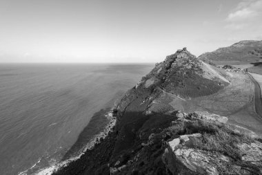 Exmoor Ulusal Parkı 'ndaki Kayalar Vadisi' nin manzara fotoğrafı.