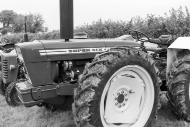 Dorchester.Dorset.United Kingdom.Ekimin 7 'si 2024.A yenilenmiş Ford 1174 super 6 Dorset County Show' da sergileniyor.
