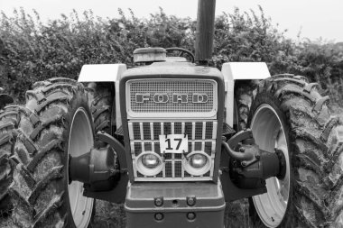 Dorchester.Dorset.United Kingdom.Ekimin 7 'si 2024.A yenilenmiş Ford 1174 super 6 Dorset County Show' da sergileniyor.