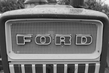 Dorchester.Dorset.United Kingdom.Ekimin 7 'si 2024.A yenilenmiş Ford 1174 super 6 Dorset County Show' da sergileniyor.