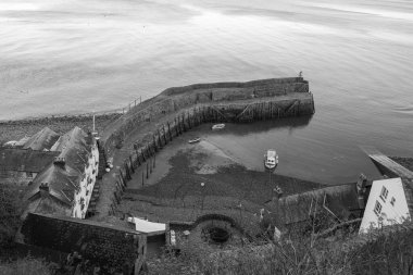 Clovelly. Devon. Birleşik Krallık. 19 Ocak 2024. Clovelly, Kuzey Devon sahilindeki rıhtımın fotoğrafı.