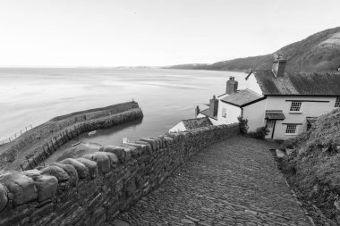 Clovelly. Devon. Birleşik Krallık. 19 Ocak 2024. Clovelly, Kuzey Devon sahilindeki rıhtımın fotoğrafı.