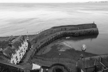 Clovelly. Devon. Birleşik Krallık. 19 Ocak 2024. Clovelly, Kuzey Devon sahilindeki rıhtımın fotoğrafı.