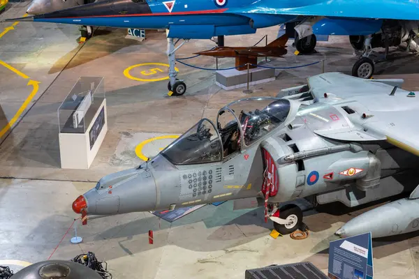 Yeovilton. Somerset. Birleşik Krallık. 23 Ekim 2022. Bae Harrier savaş uçağı Somseset 'teki Filo Hava Silahları Müzesi' nde sergileniyor.