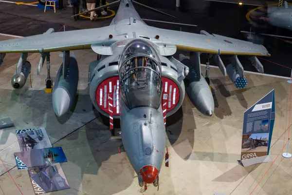 Yeovilton. Somerset. Birleşik Krallık. 23 Ekim 2022. Bae Harrier savaş uçağı Somerset 'teki Fleet Air Arm Museum' da sergileniyor.
