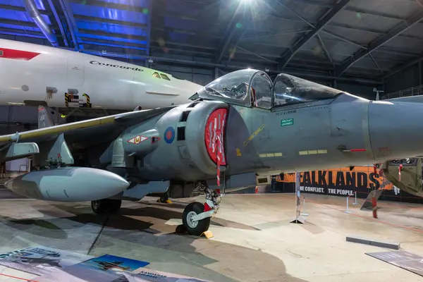 Yeovilton. Somerset. Birleşik Krallık. 23 Ekim 2022. Bae Harrier savaş uçağı Somerset 'teki Fleet Air Arm Museum' da sergileniyor.