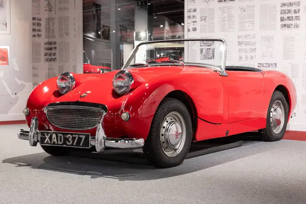 Sparkford. Somerset. Birleşik Krallık. 12 Ocak 2025. Somerset 'teki Haynes Motor Müzesi' nde bir Austin Healey Sprite sergileniyor.