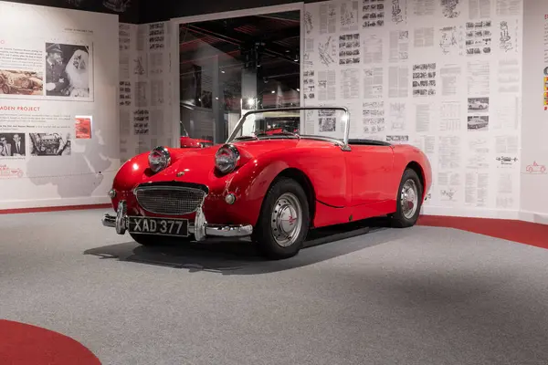 Sparkford. Somerset. Birleşik Krallık. 12 Ocak 2025. Somerset 'teki Haynes Motor Müzesi' nde bir Austin Healey Sprite sergileniyor.
