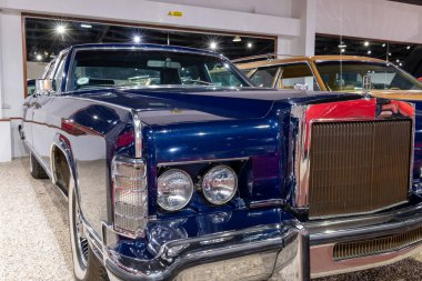 Sparkford. Somerset. Birleşik Krallık. 12 Ocak 2025. 1979 'dan Lincoln Continental Town arabası Somerset' teki Haynes Motor Müzesi 'nde sergileniyor.
