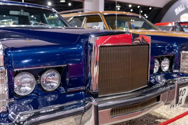 Sparkford. Somerset. Birleşik Krallık. 12 Ocak 2025. 1979 'dan Lincoln Continental Town arabası Somerset' teki Haynes Motor Müzesi 'nde sergileniyor.