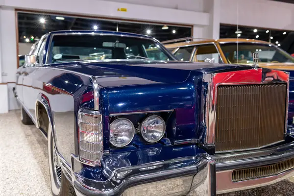 Sparkford. Somerset. Birleşik Krallık. 12 Ocak 2025. 1979 'dan Lincoln Continental Town arabası Somerset' teki Haynes Motor Müzesi 'nde sergileniyor.