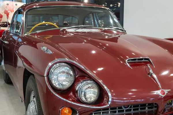 Sparkford. Somerset. Birleşik Krallık. 12 Ocak 2025. 1963 'ten bir Mark 1 Jensen C-V8 Somerset' teki Haynes Motor Müzesi 'nde sergileniyor.