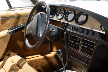 Sparkford.Somerset.Birleşik Krallık. 12 Ocak 2025. 1973 tarihli bir Citroen SM coupe Somerset Haynes Motor Müzesi 'nde sergilenmektedir.